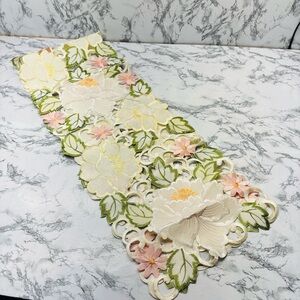 Floral Embroidered Pastel Flower lightweight Cloth Runner